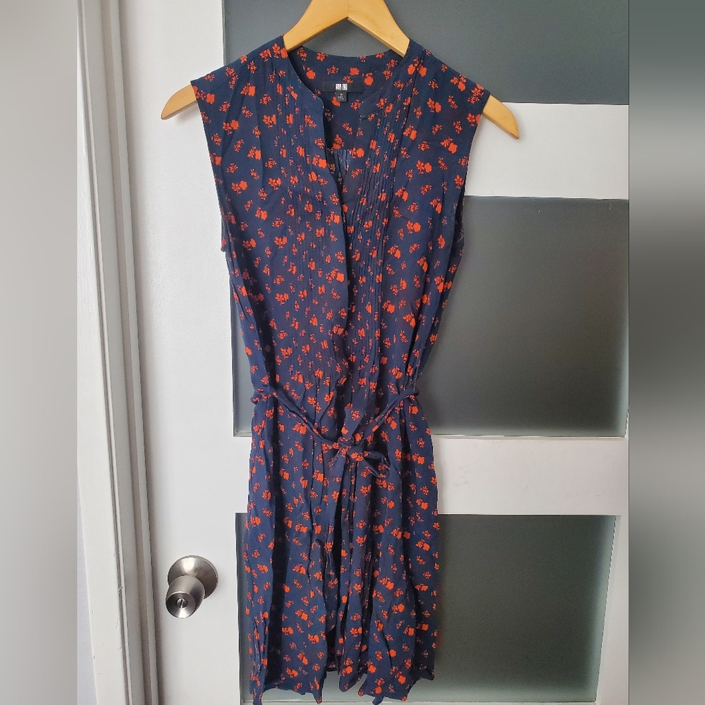 UNIQLO medium navy blue floral shirtdress